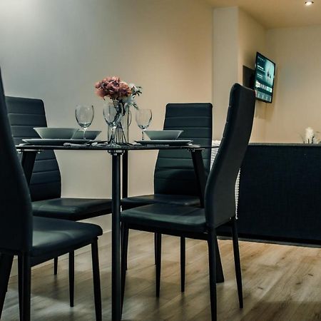 בראדפורד Bv Cosy Basement Apartment At Conditioning House מראה חיצוני תמונה
