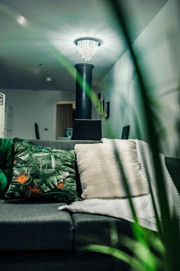 בראדפורד Bv Cosy Basement Apartment At Conditioning House מראה חיצוני תמונה