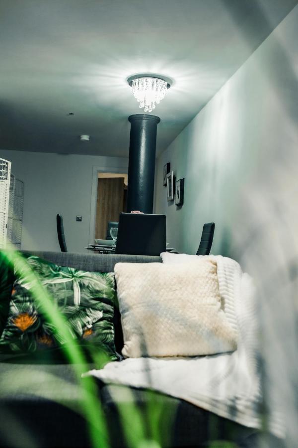 בראדפורד Bv Cosy Basement Apartment At Conditioning House מראה חיצוני תמונה