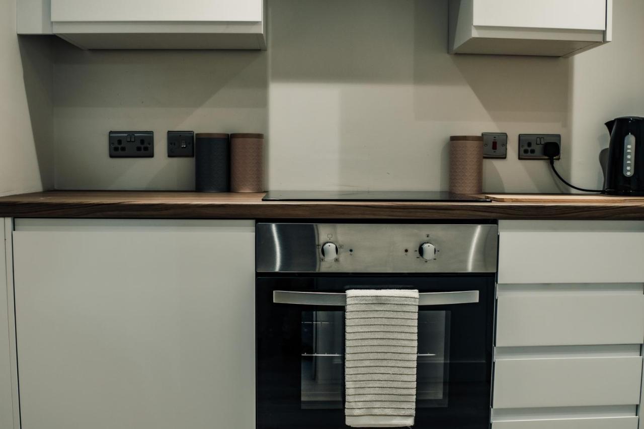 בראדפורד Bv Cosy Basement Apartment At Conditioning House מראה חיצוני תמונה