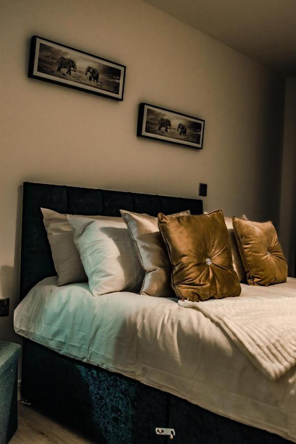 בראדפורד Bv Cosy Basement Apartment At Conditioning House מראה חיצוני תמונה