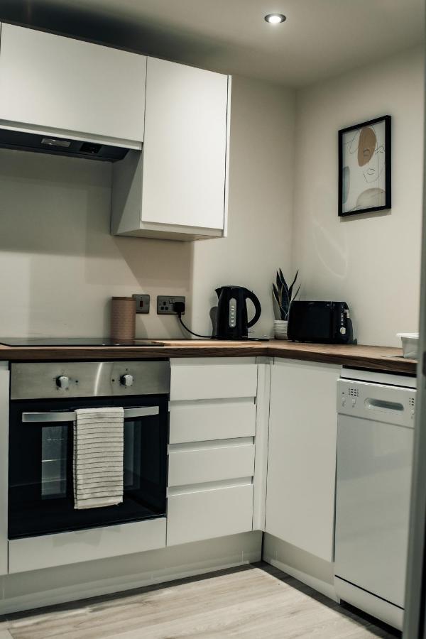 בראדפורד Bv Cosy Basement Apartment At Conditioning House מראה חיצוני תמונה