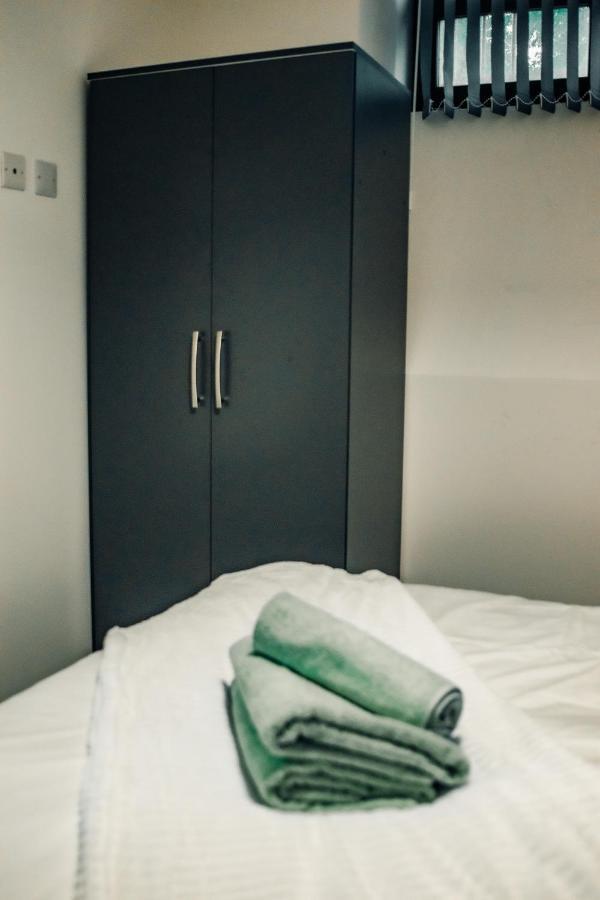 בראדפורד Bv Cosy Basement Apartment At Conditioning House מראה חיצוני תמונה