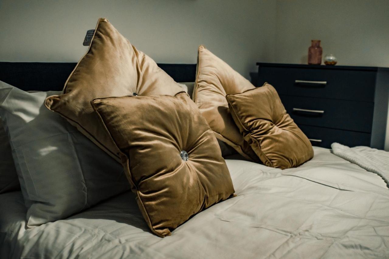בראדפורד Bv Cosy Basement Apartment At Conditioning House מראה חיצוני תמונה